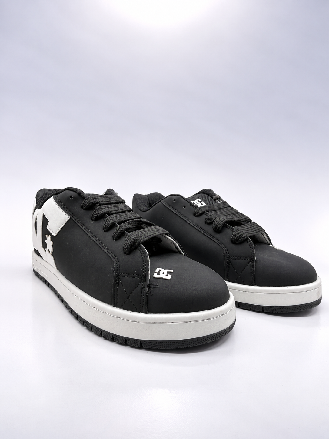 DC BLACK X WHITE