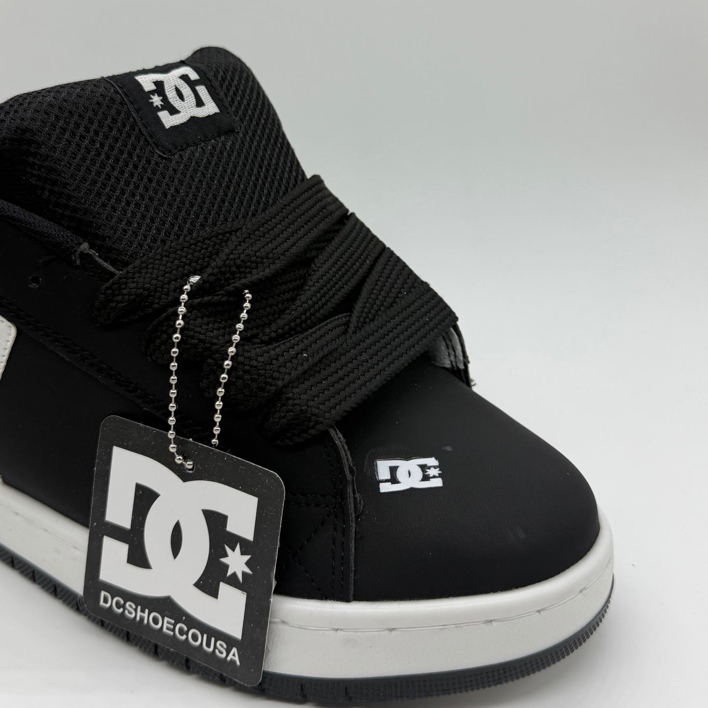 DC BLACK X WHITE