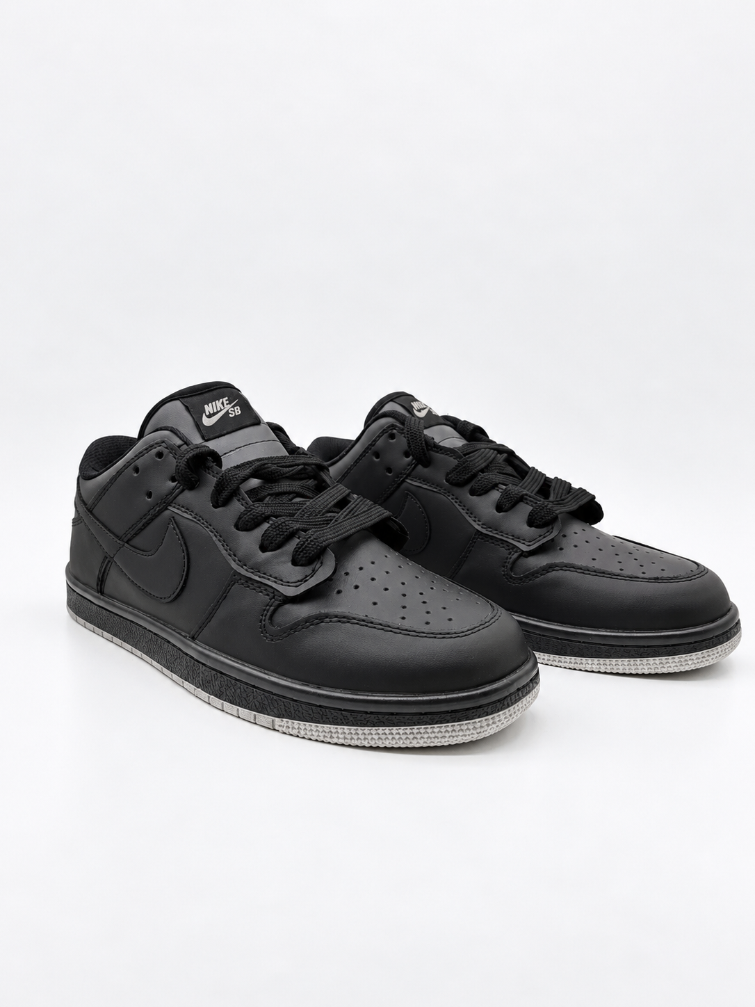 NIKE SB BLACK