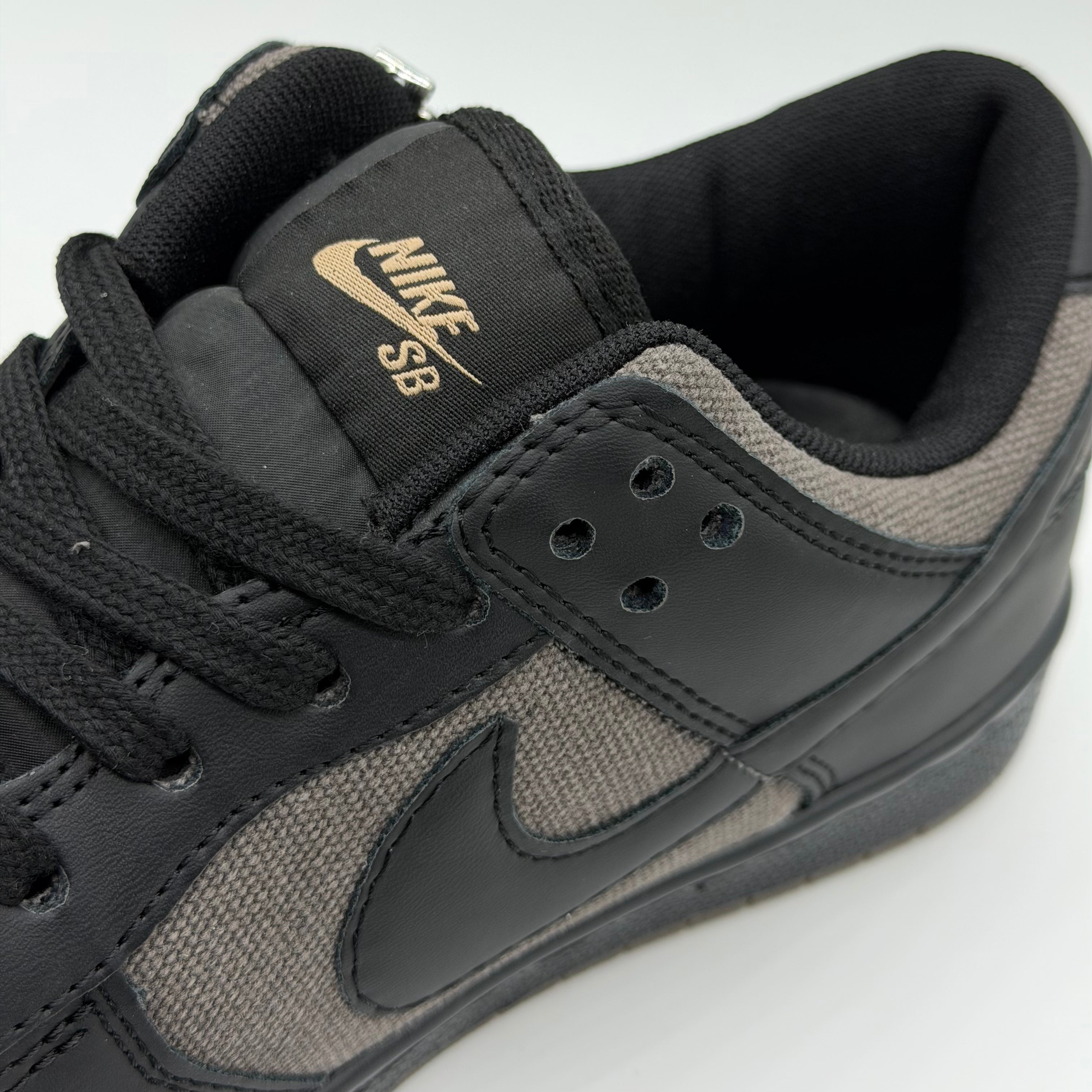 SB BLACK GRAY KHAYSH