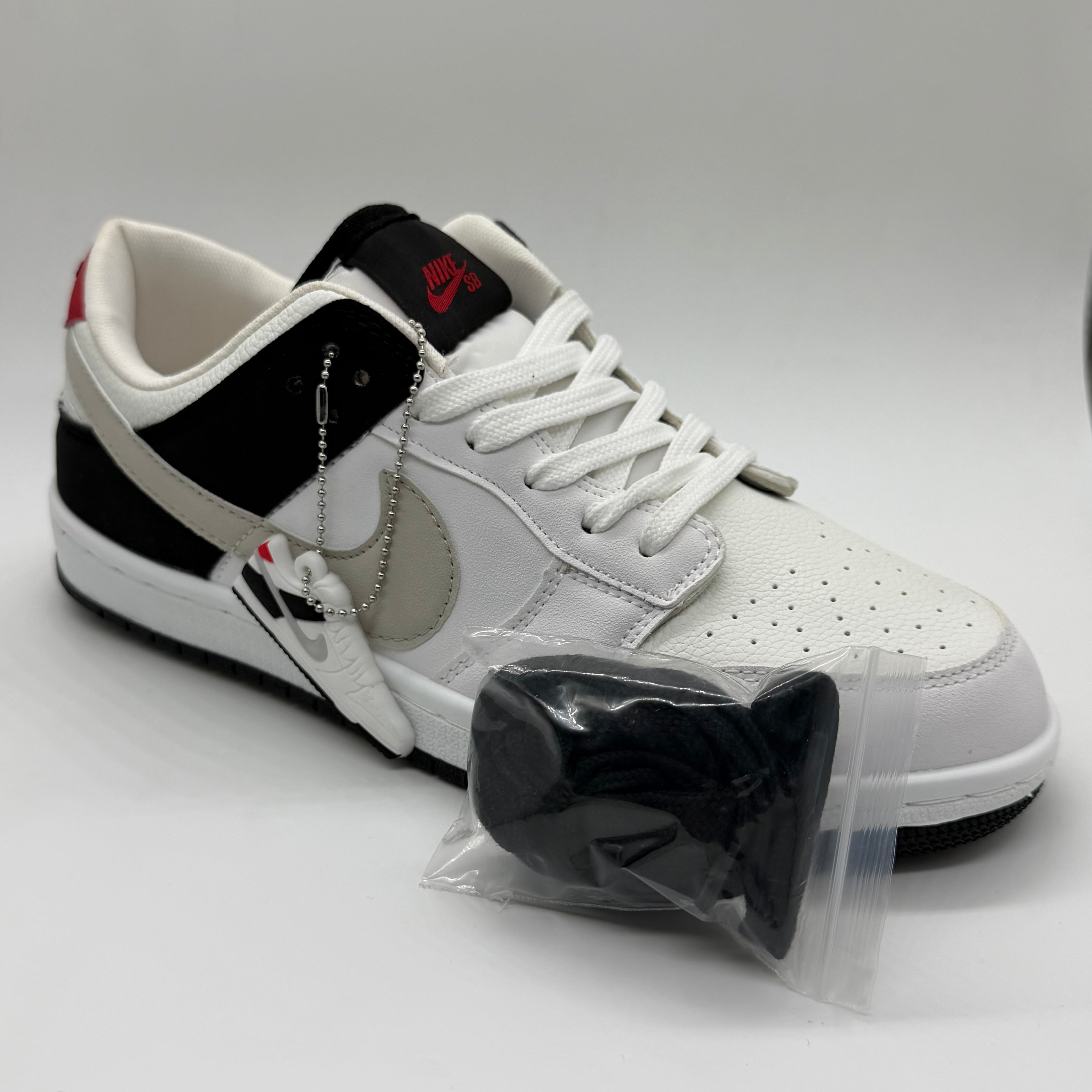 NIKE SB RED WHITE BLACK