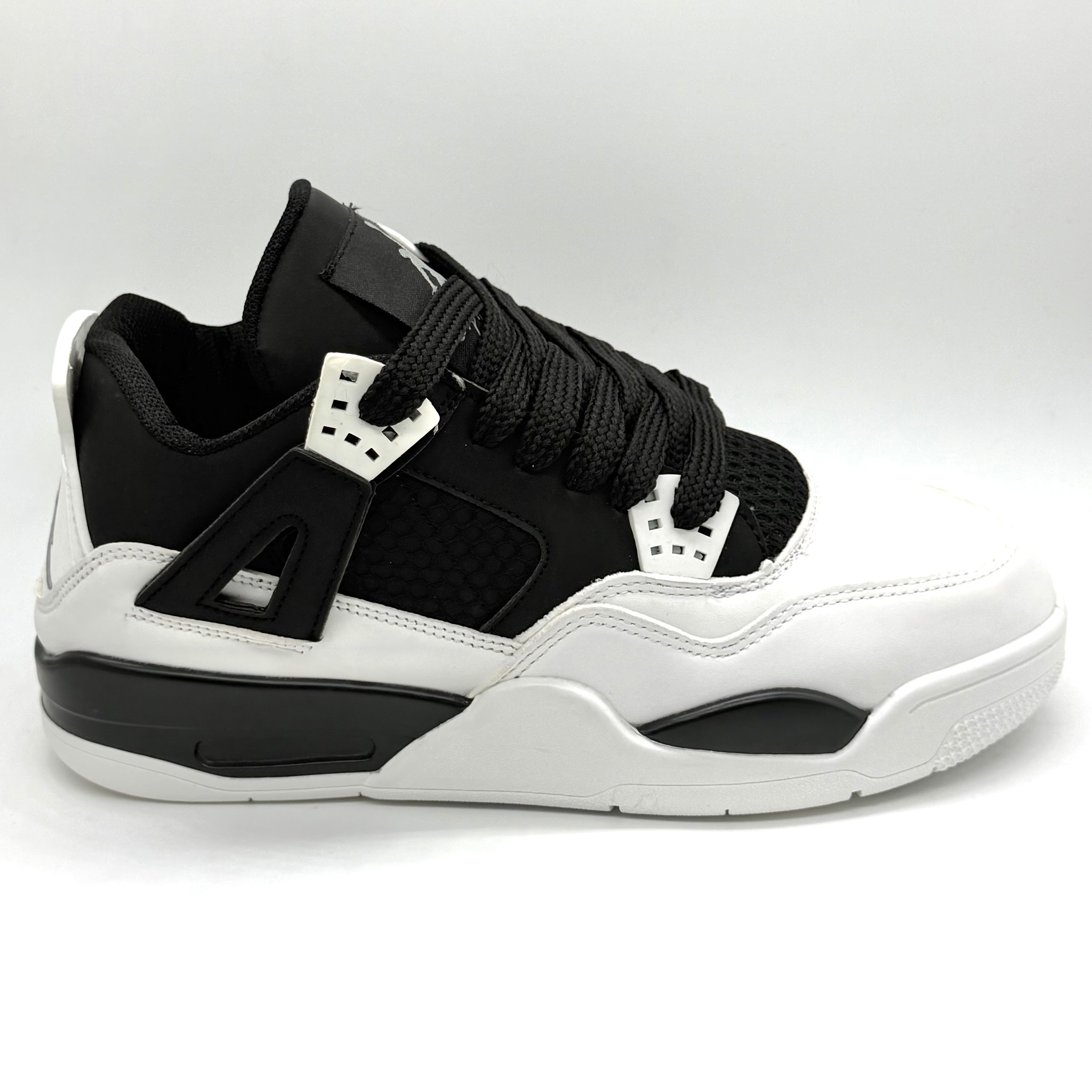 JORDAN 4 MILITARY BLACK