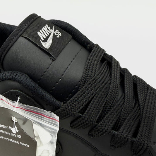 NIKE SB BLACK