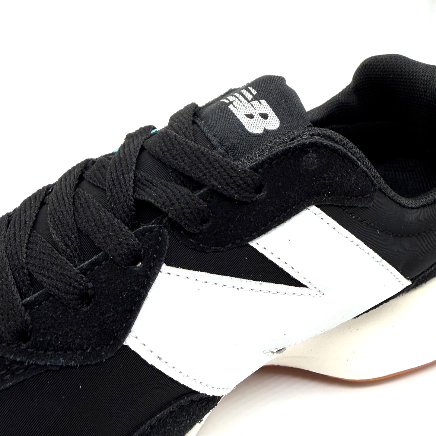 NEW BALANCE 327 BLACK