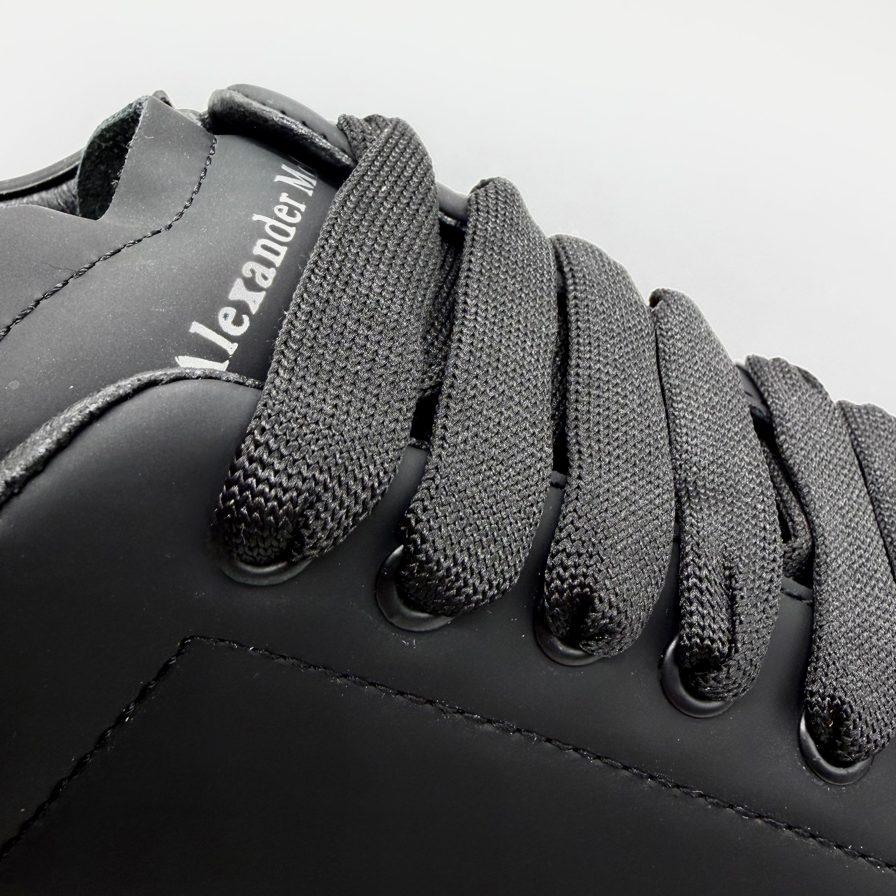 Alexander McQueen Full Black with Ruper Mirror