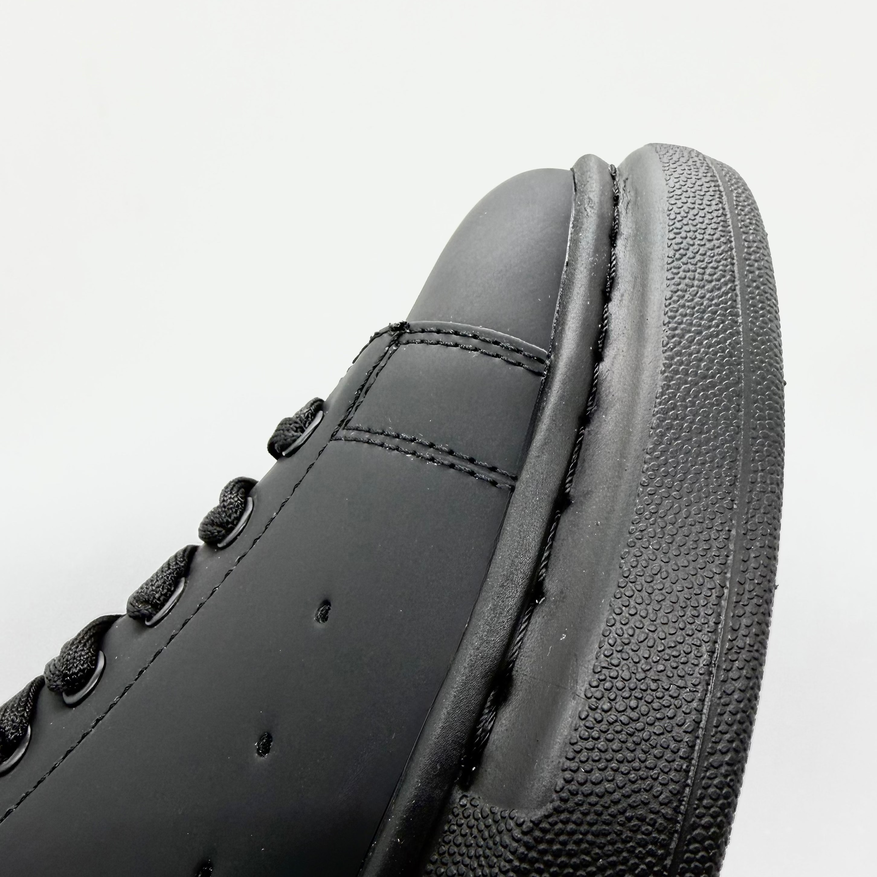 Alexander McQueen Full Black with Ruper Mirror