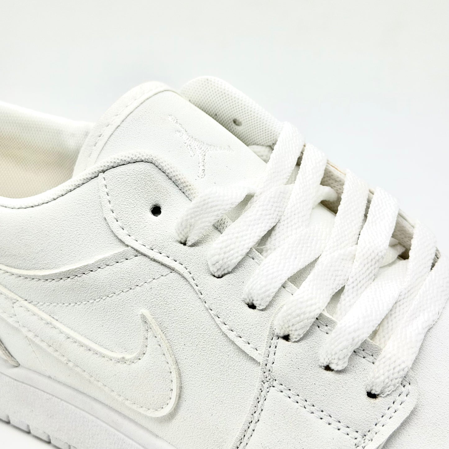 AIR JORDAN 1 LOW WHITE
