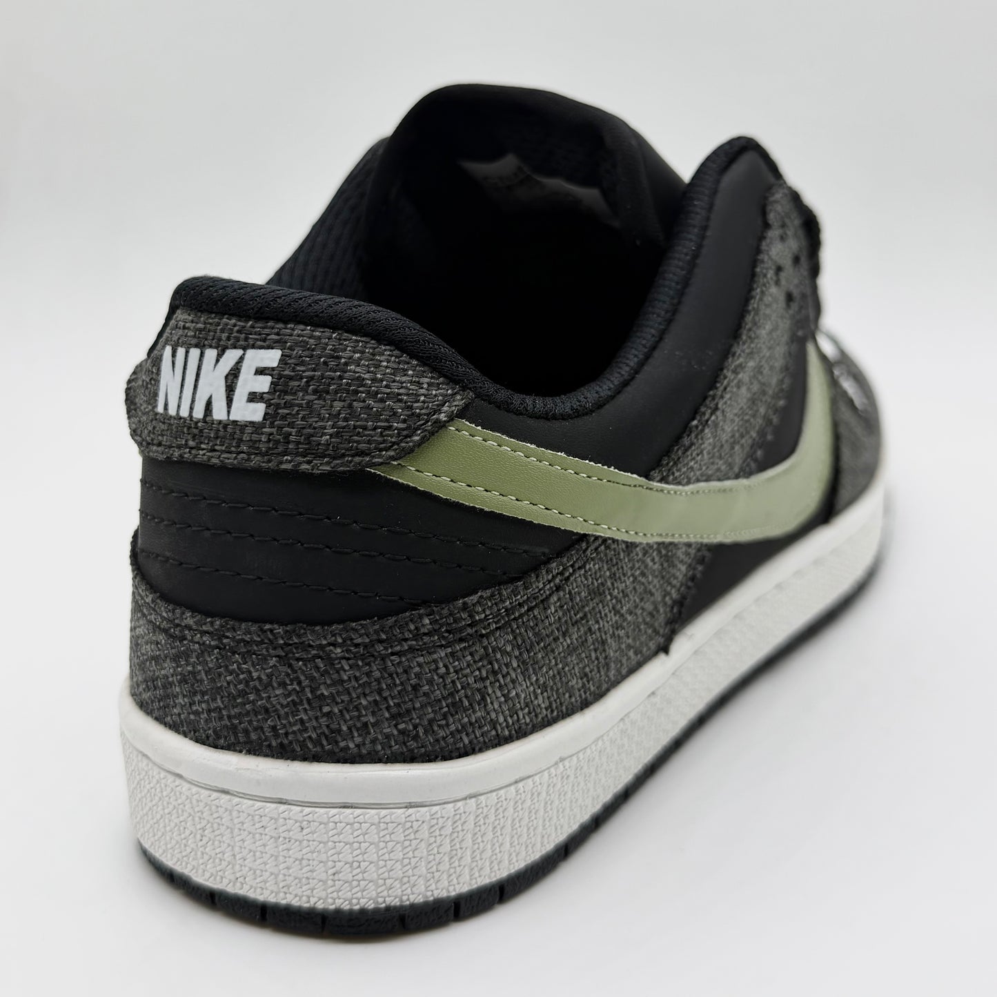 NIKE SB BLACK JEANS