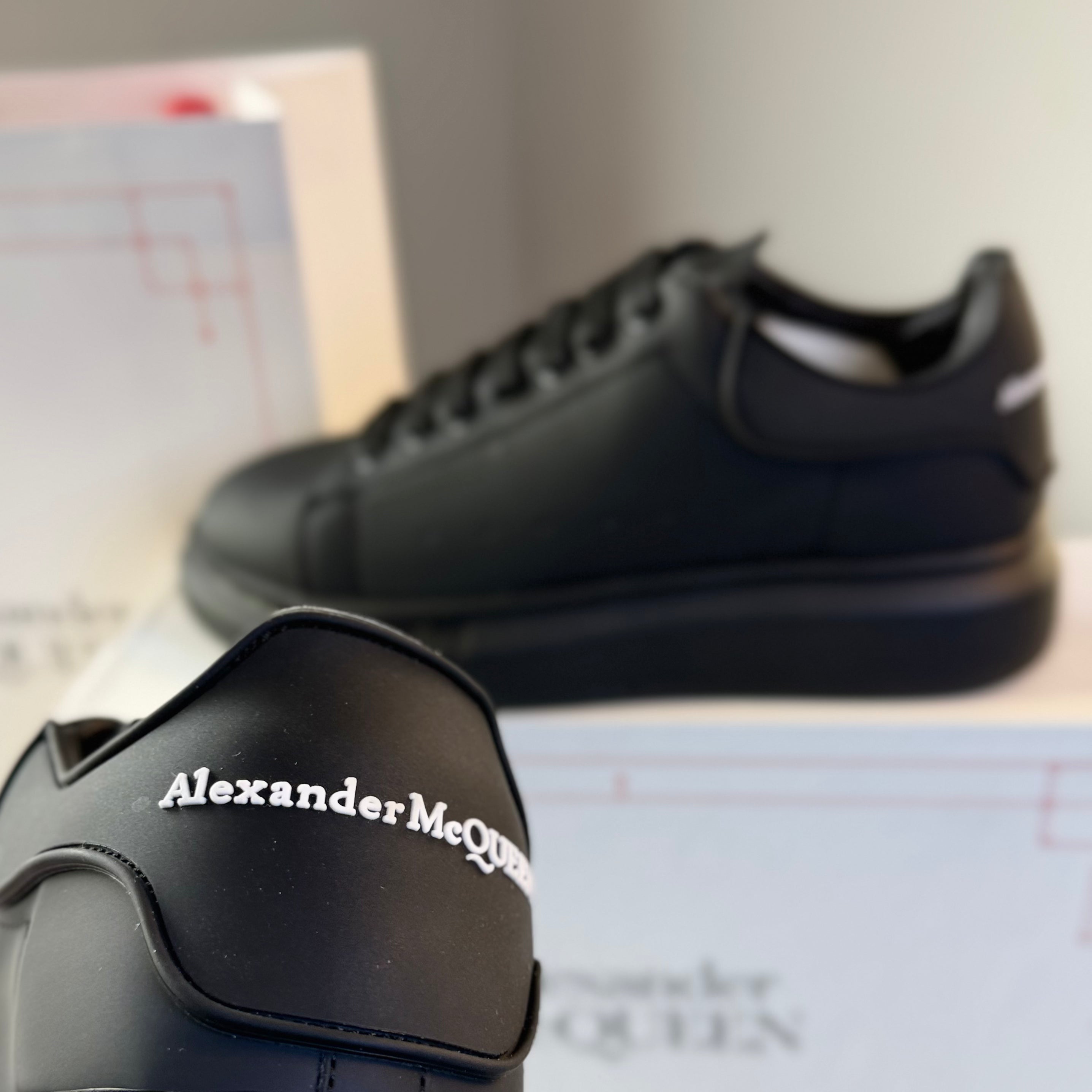 Alexander McQueen Full Black with Ruper Mirror