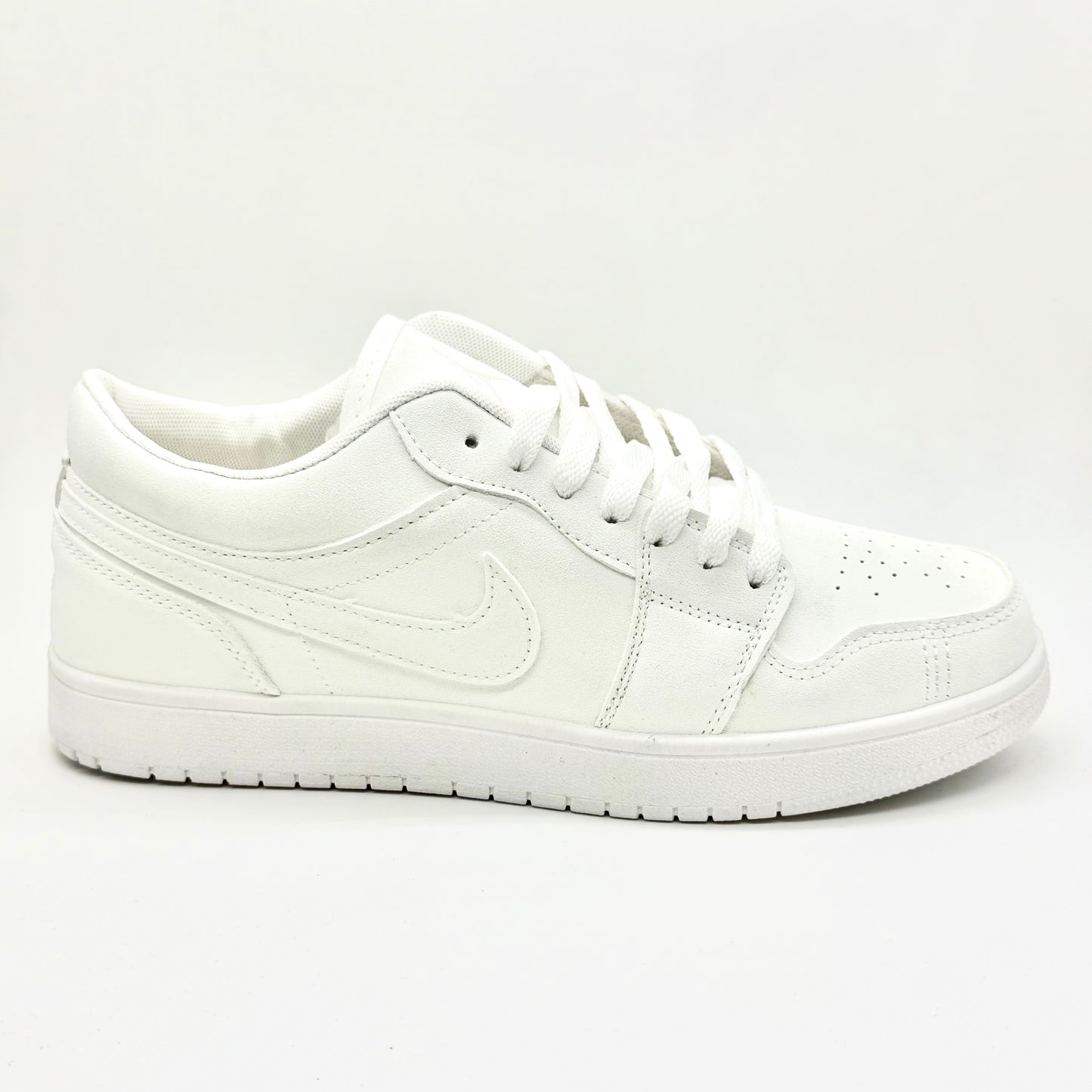 AIR JORDAN 1 LOW WHITE