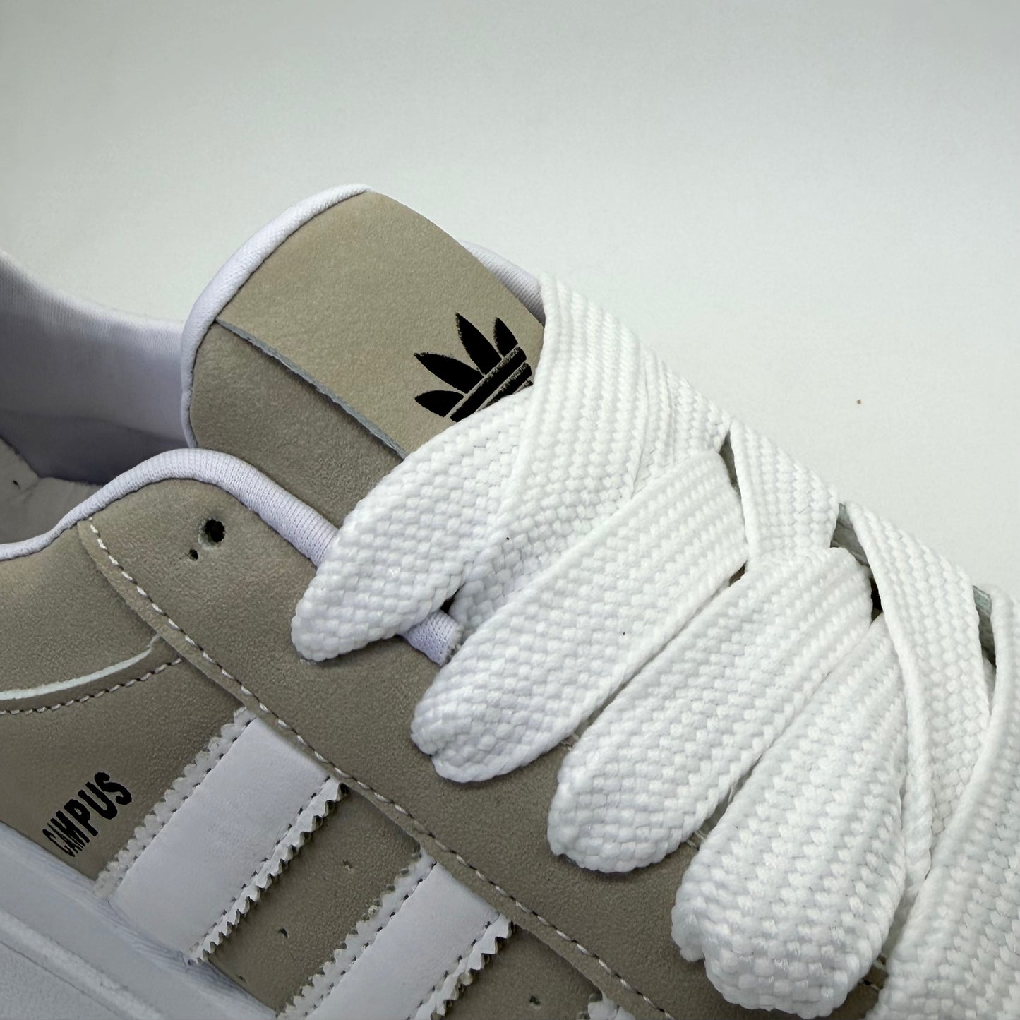 CAMPUS BEIGE