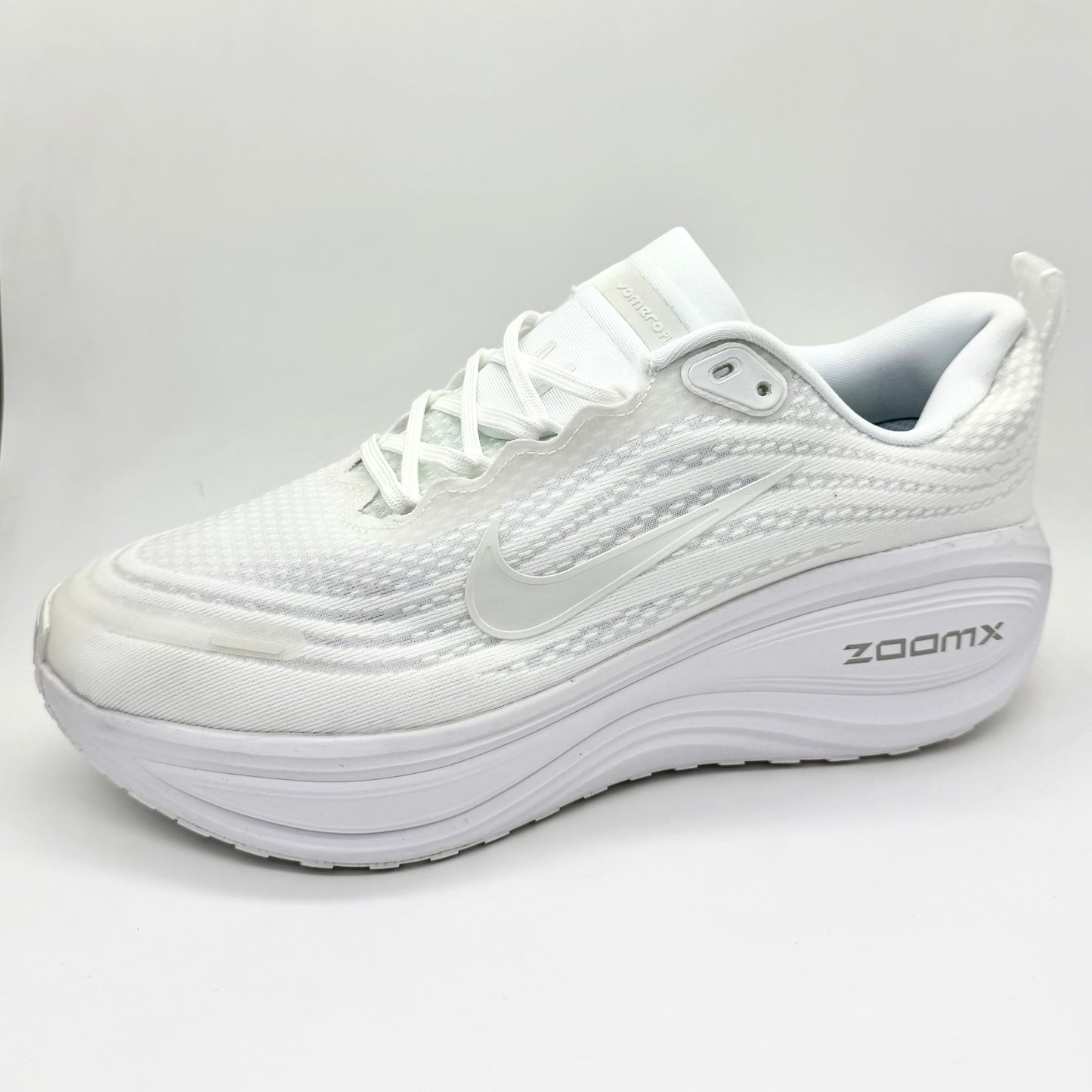 NIKE VOMERO PLUS
