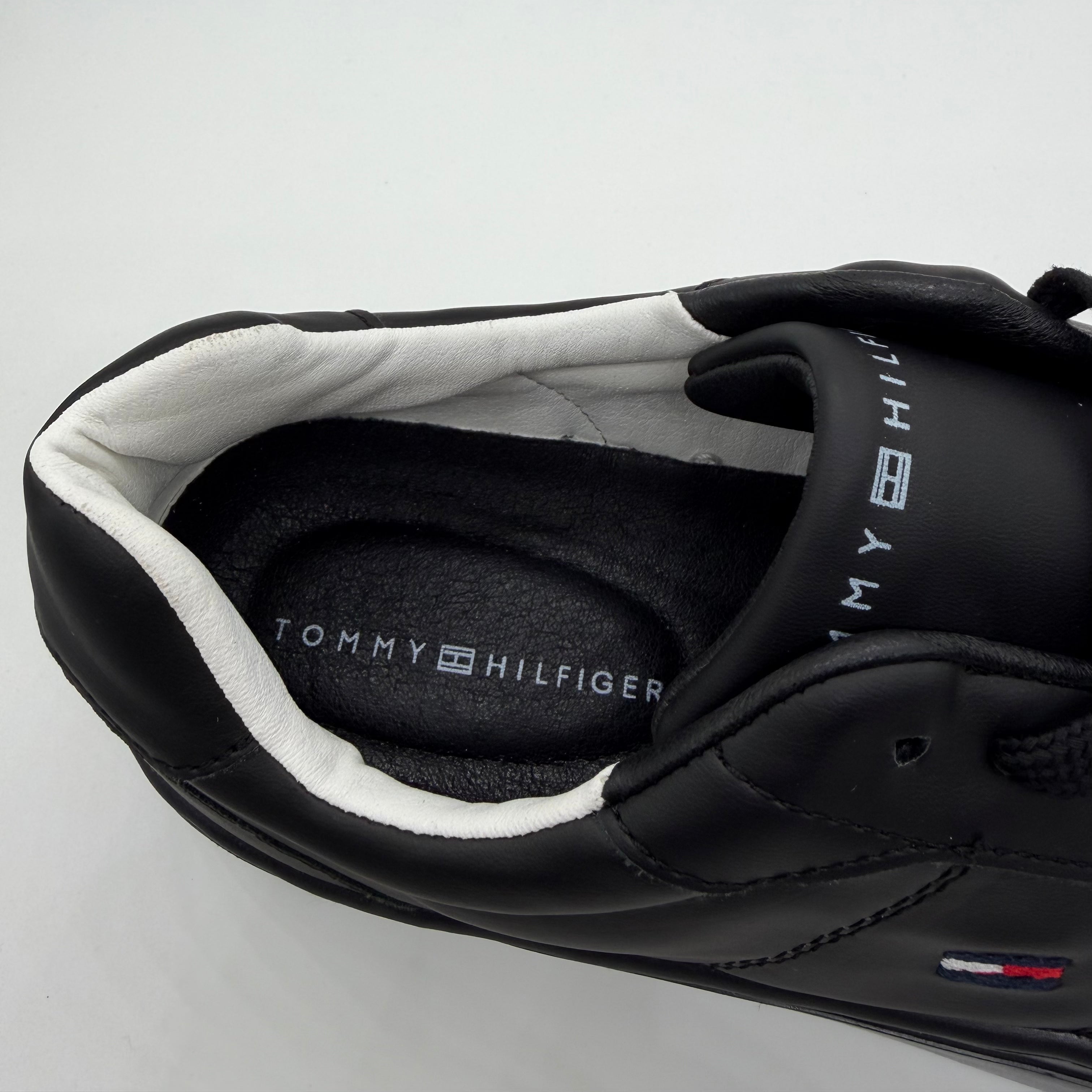 TOMMY HILFIGER BLACK