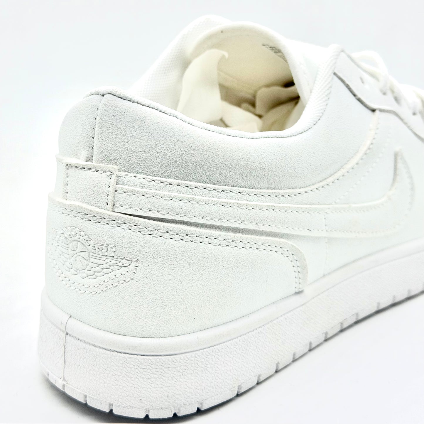 AIR JORDAN 1 LOW WHITE