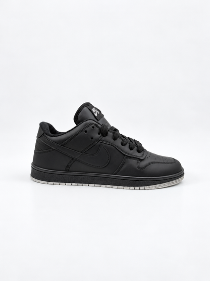 NIKE SB BLACK