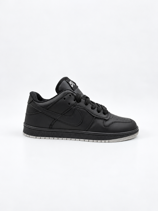 NIKE SB BLACK