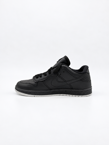 NIKE SB BLACK