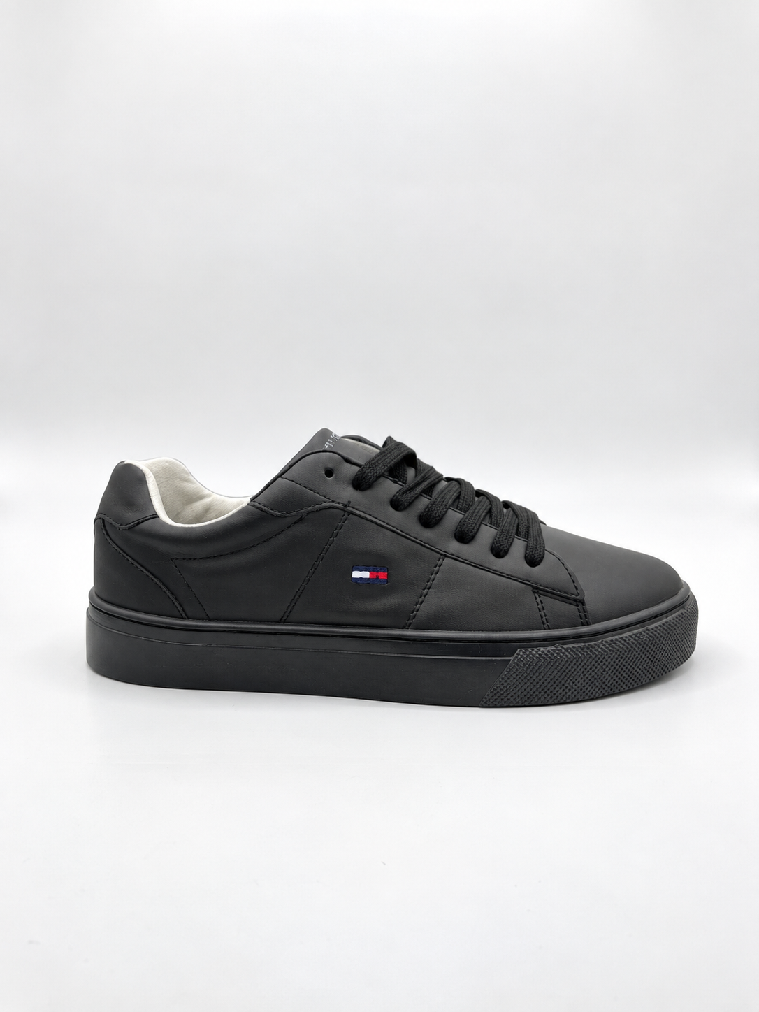 TOMMY HILFIGER BLACK
