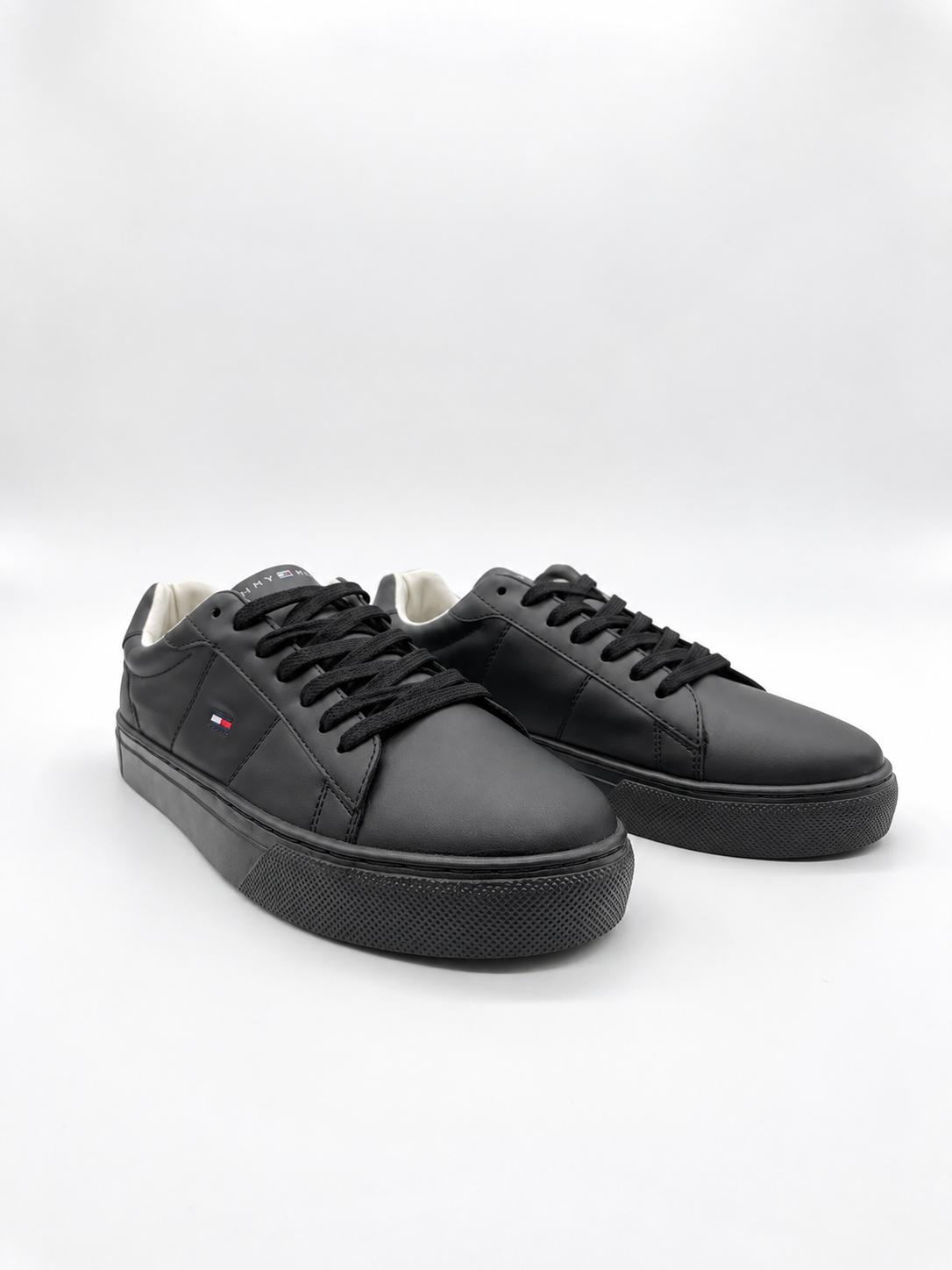 TOMMY HILFIGER BLACK
